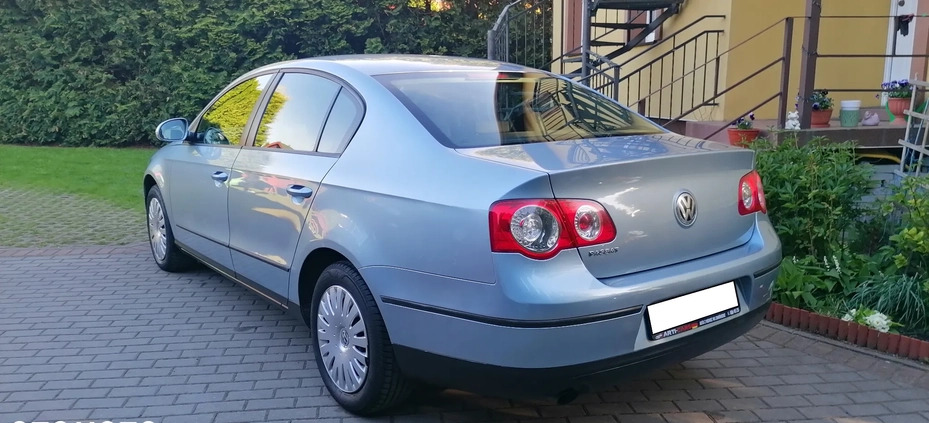 Volkswagen Passat cena 14900 przebieg: 282000, rok produkcji 2005 z Tczew małe 254